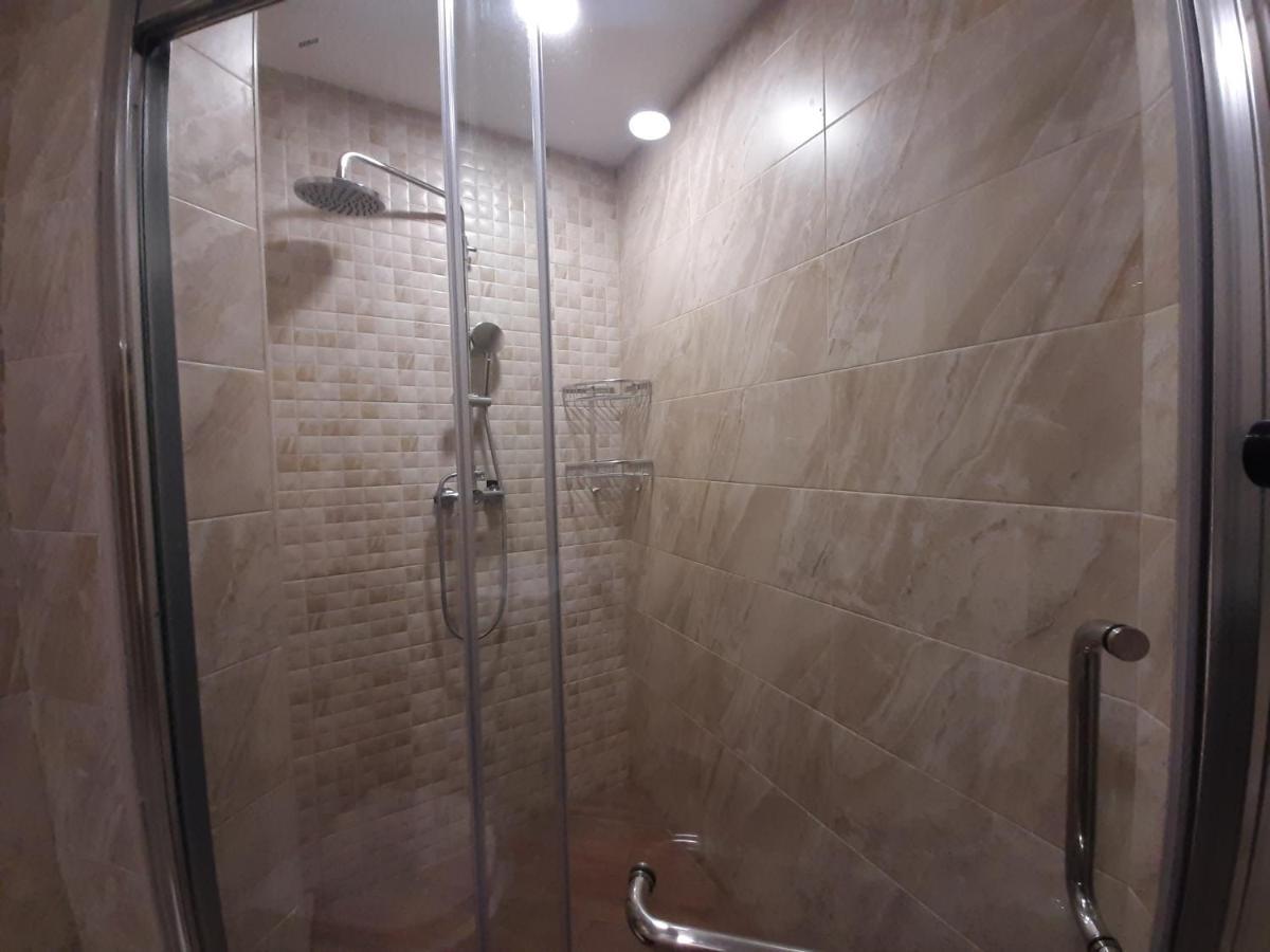 Pride Properties Welcomes You At 17 Buzant St 11-166 Yerevan Armenia Экстерьер фото