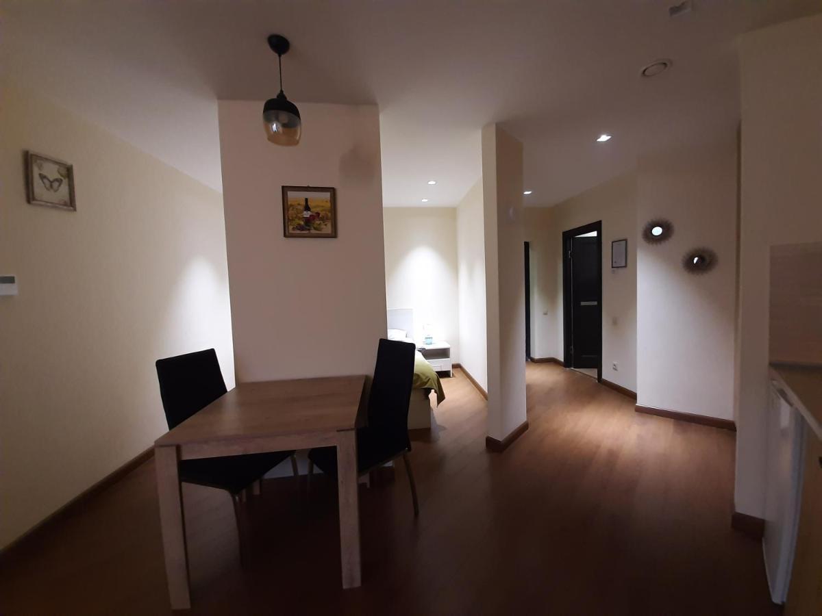 Pride Properties Welcomes You At 17 Buzant St 11-166 Yerevan Armenia Экстерьер фото
