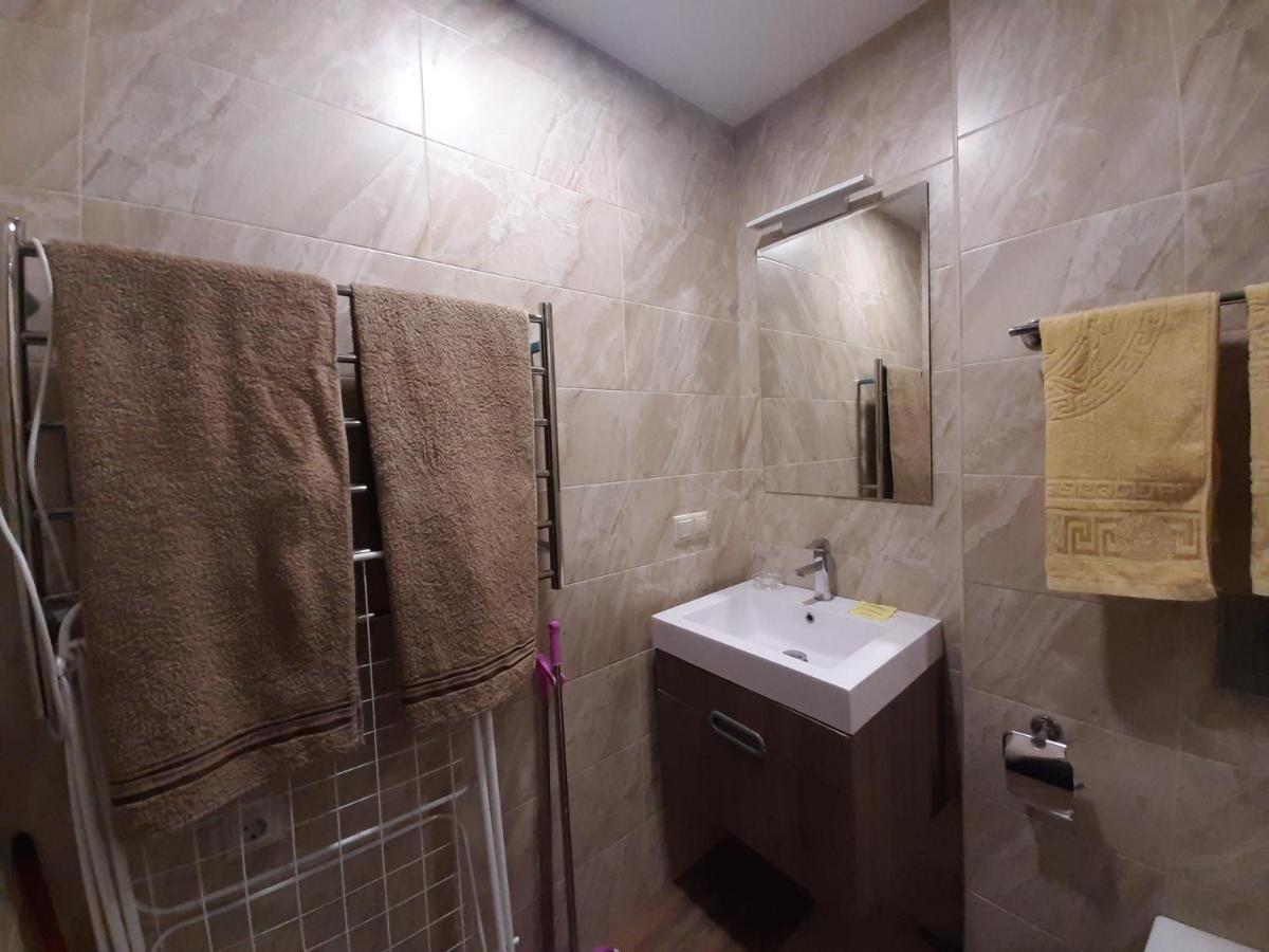 Pride Properties Welcomes You At 17 Buzant St 11-166 Yerevan Armenia Экстерьер фото