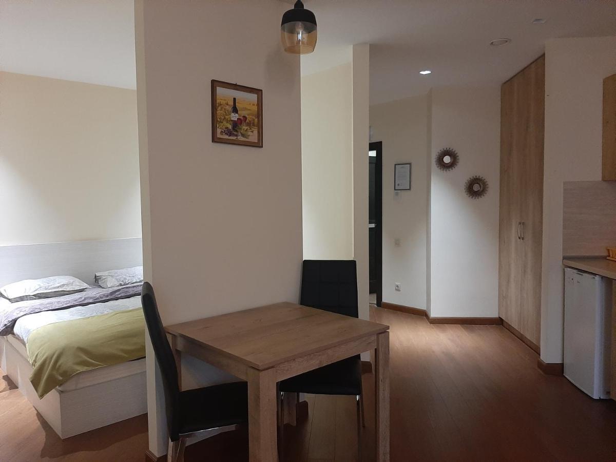 Pride Properties Welcomes You At 17 Buzant St 11-166 Yerevan Armenia Экстерьер фото