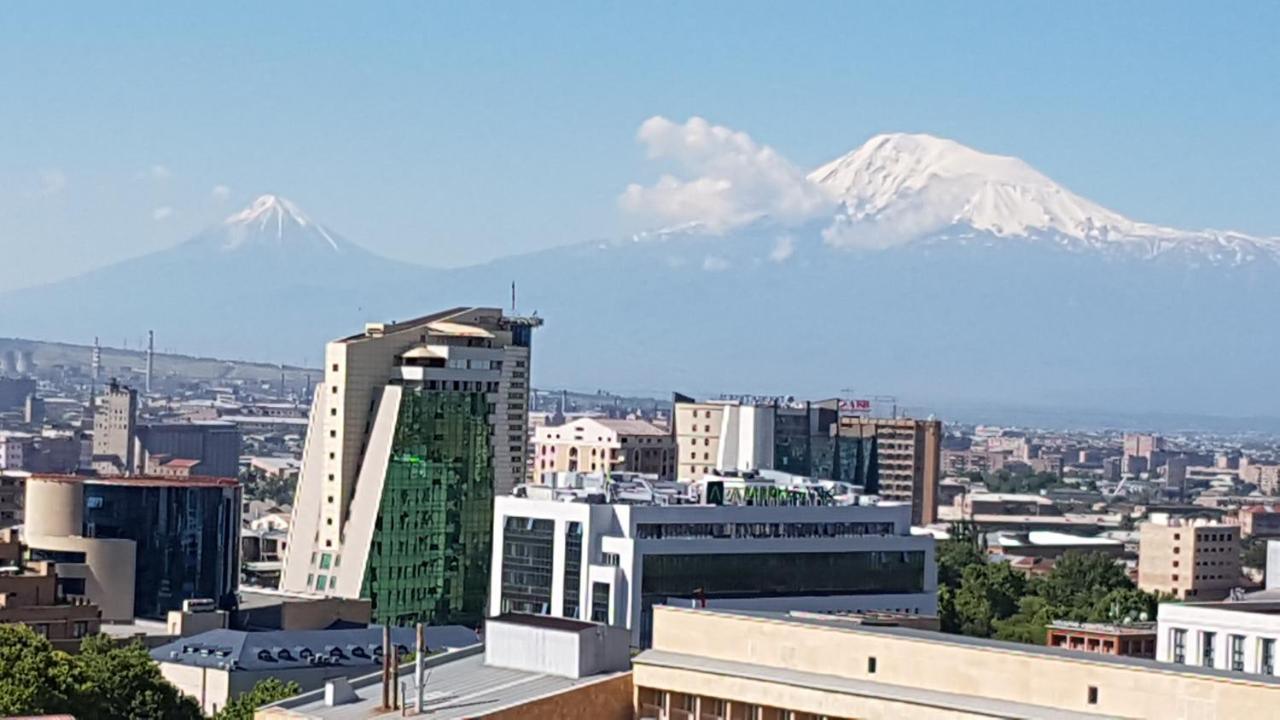 Pride Properties Welcomes You At 17 Buzant St 11-166 Yerevan Armenia Экстерьер фото