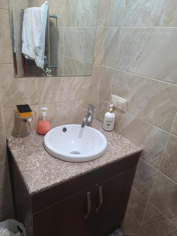 Pride Properties Welcomes You At 17 Buzant St 11-166 Yerevan Armenia Экстерьер фото