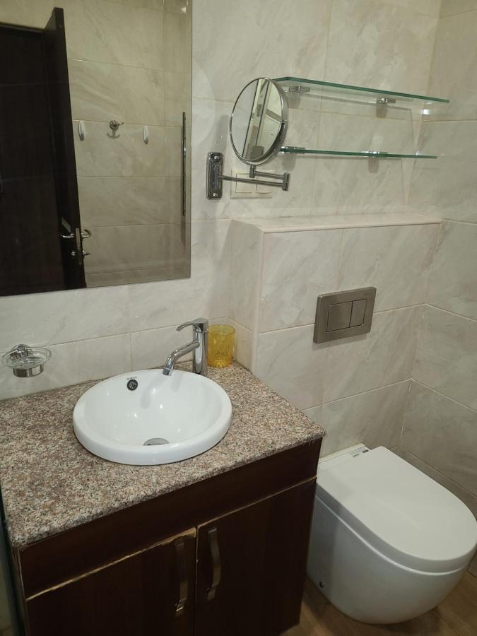 Pride Properties Welcomes You At 17 Buzant St 11-166 Yerevan Armenia Экстерьер фото