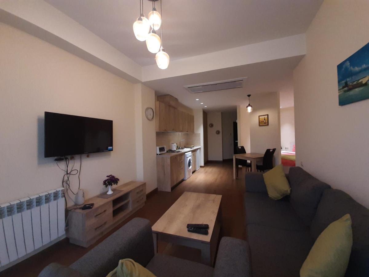 Pride Properties Welcomes You At 17 Buzant St 11-166 Yerevan Armenia Экстерьер фото